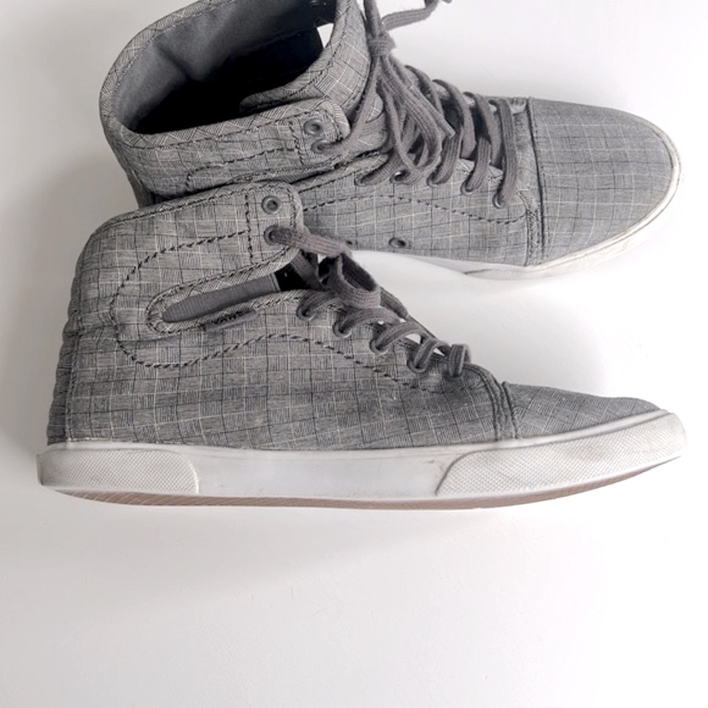 Vans High Tops- Rare Design! 6.5